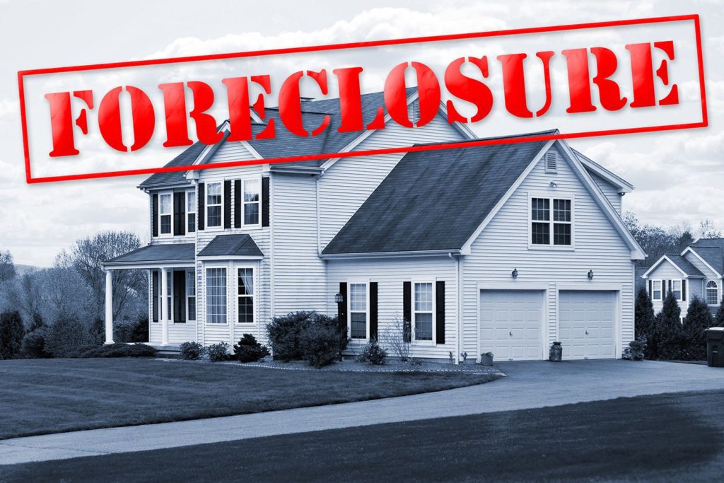 what happens if a house goes into foreclosure during probate